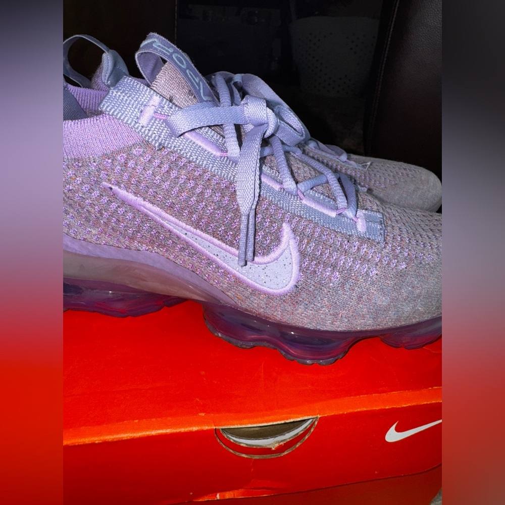 Nike Women's Air VaporMax‎ Purple Athletic Shoes in original box size 8 - Picture 11 of 12